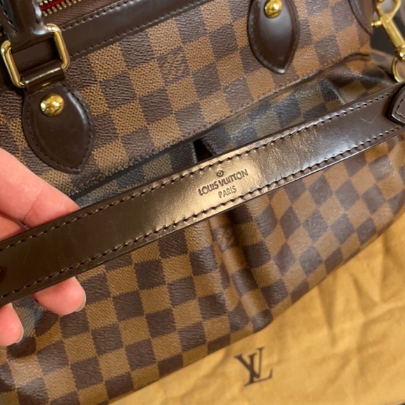 Authentic Louis Vuitton Classic Trevi PM Bag - Picture 17 of 17